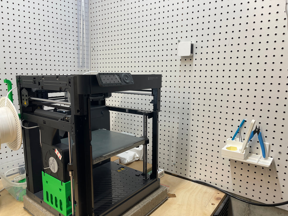 Enhance Air Quality in 3D Printing and Woodworking Shops with Apollo Automation AIR-1 Sensor