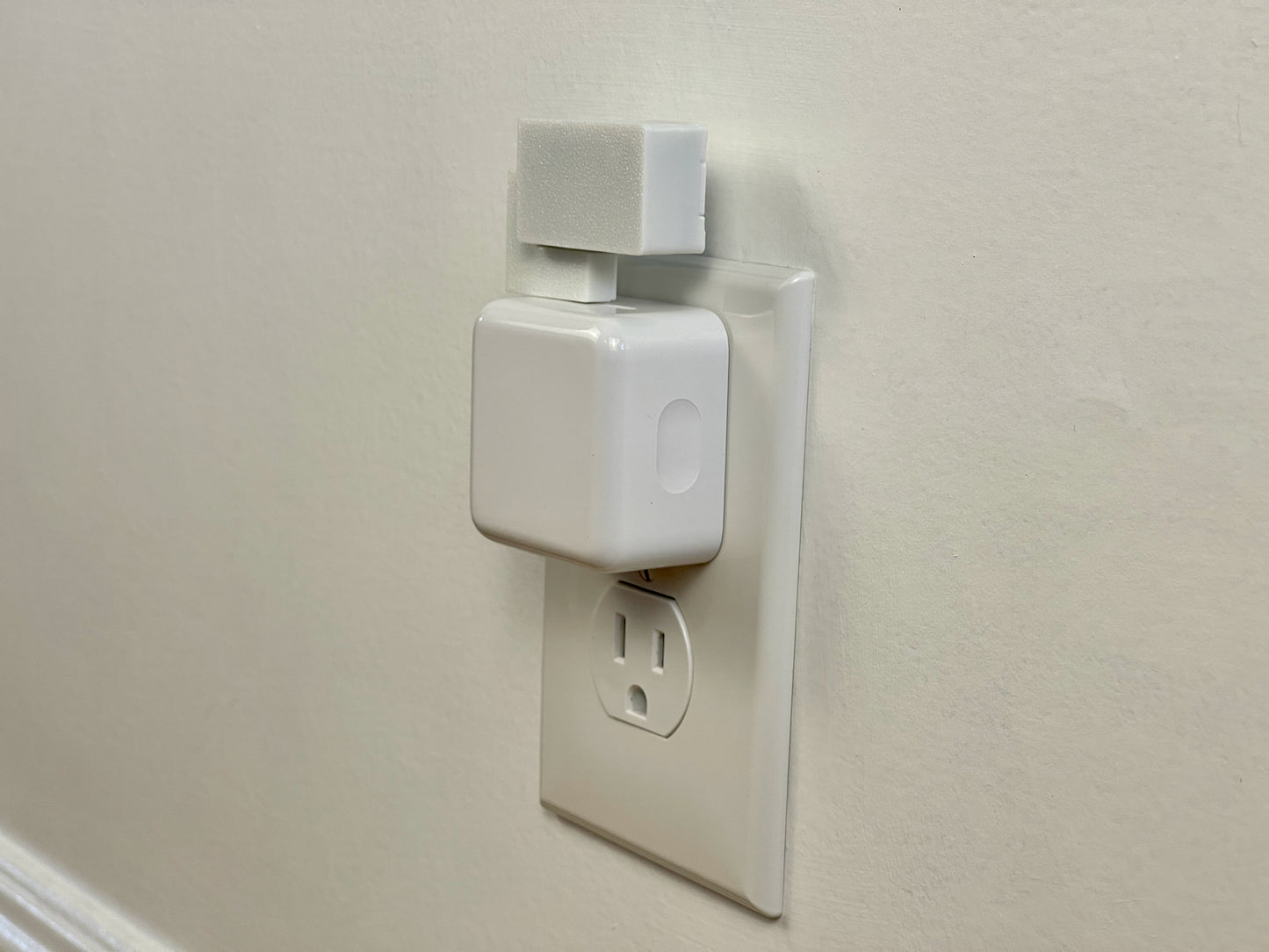 MSR-2 Outlet Mount